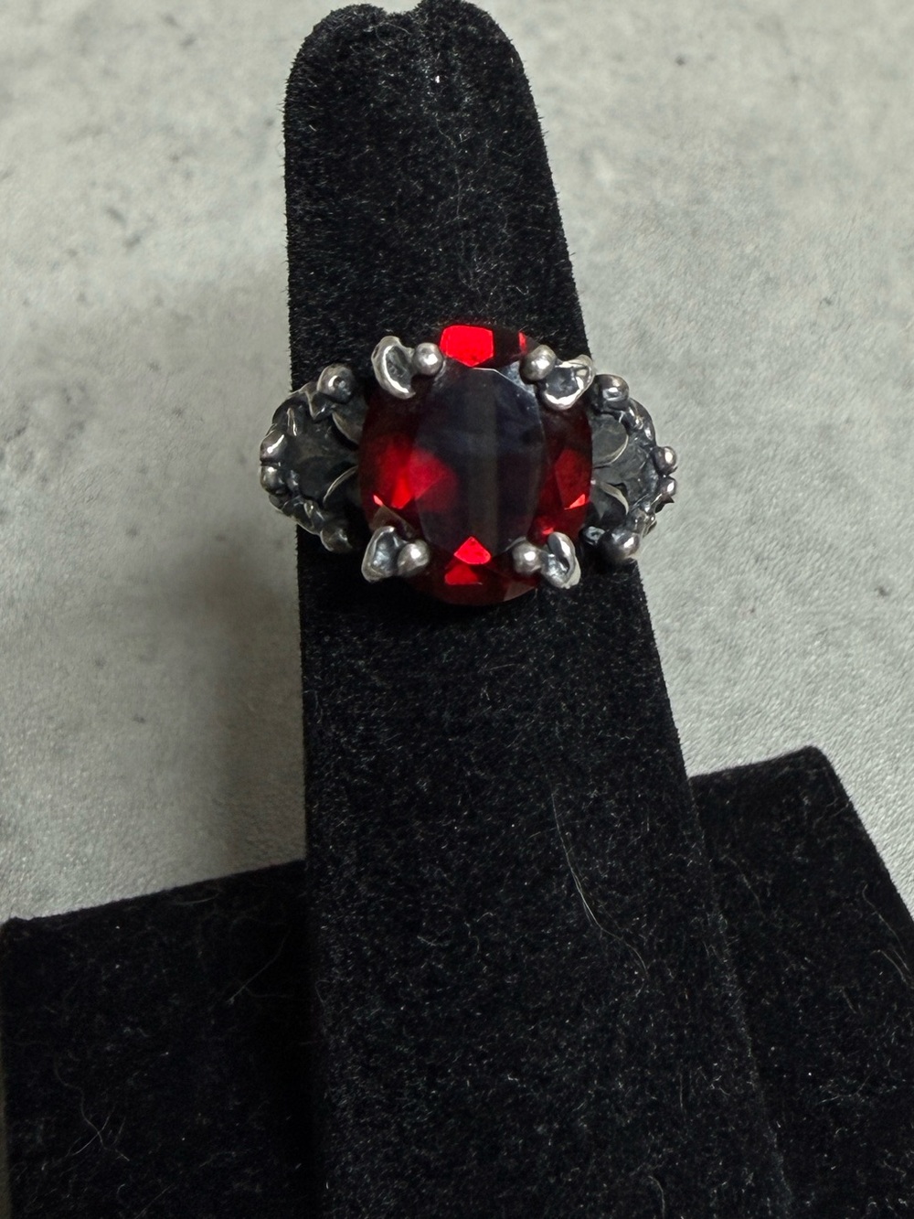 Bloodmilk Nyx’s Jewel in Garnet size 6